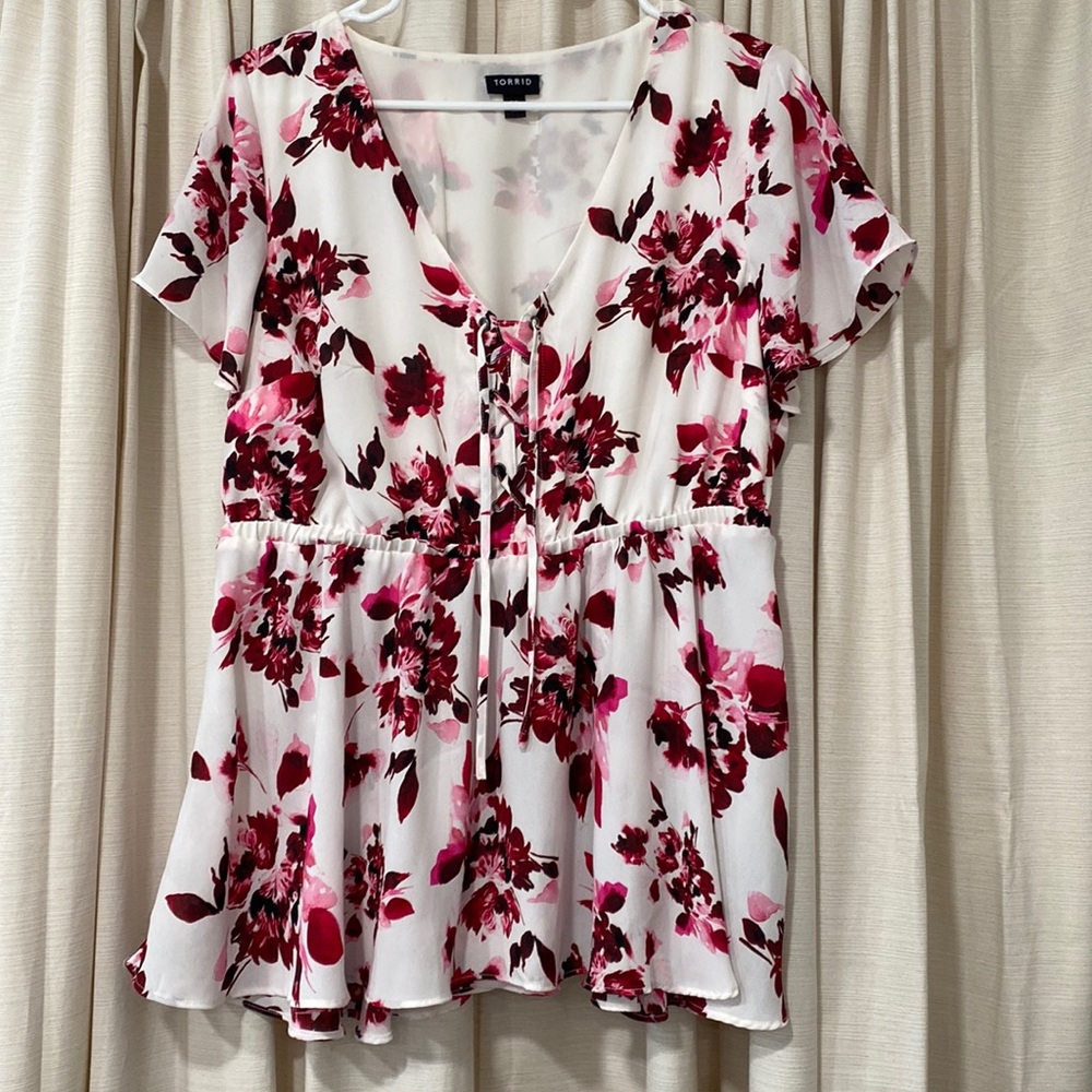 Torrid 00 floral top